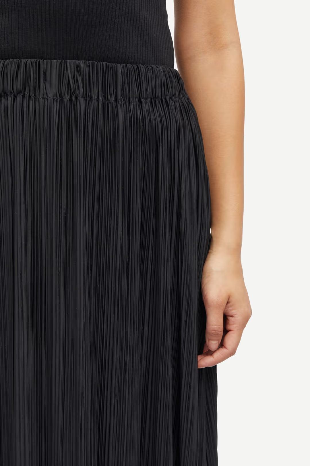 LEO BOUTIQUE Uma Pleated Skirt | Black SAMSOE SAMSOE
