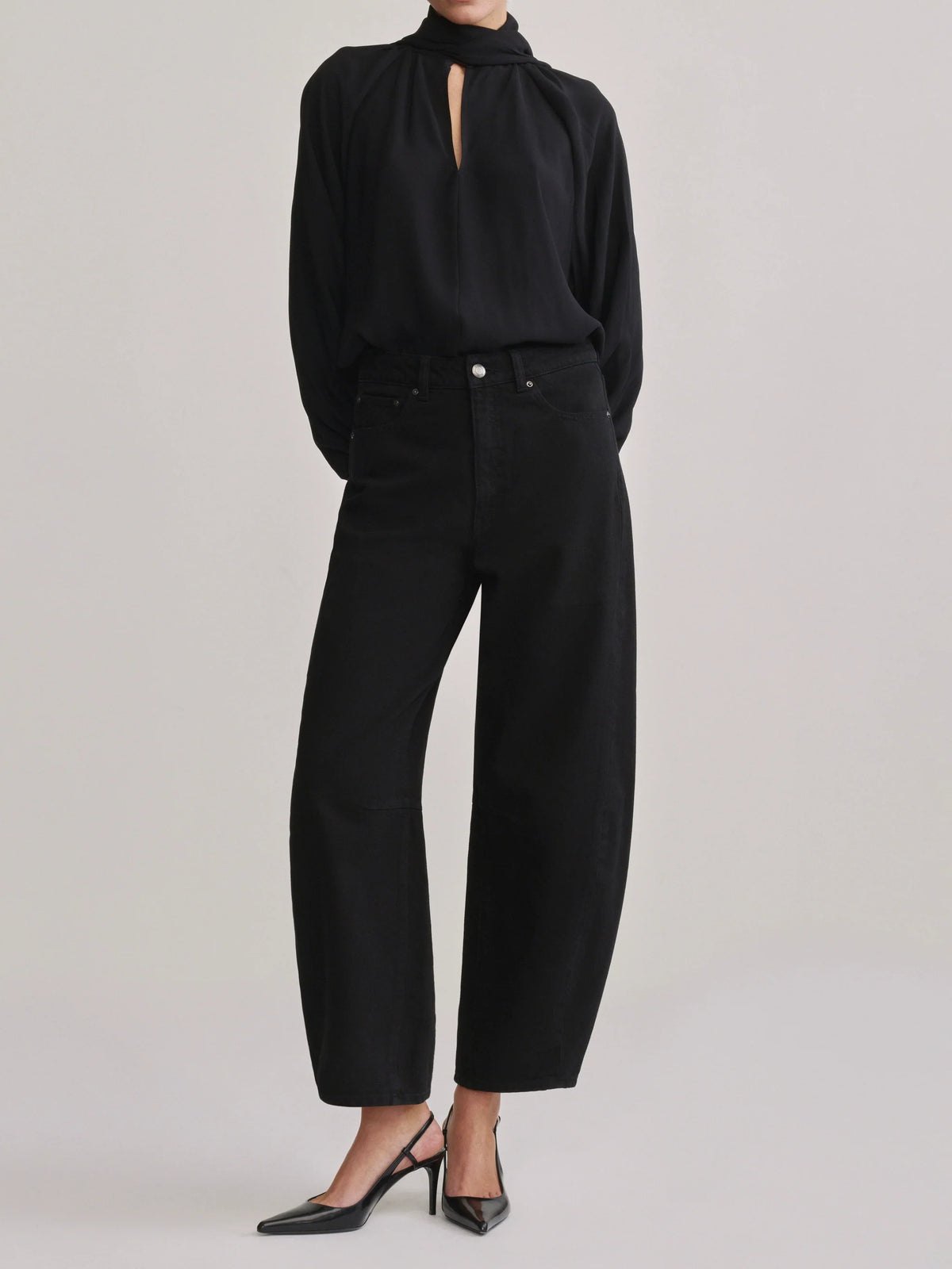 LEO BOUTIQUE Miro Barrel Leg 28" Jean | Black DL 1961 
