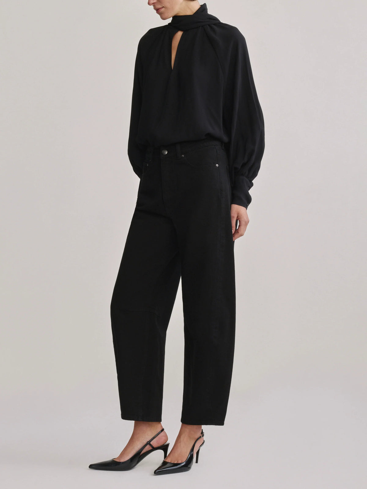 LEO BOUTIQUE Miro Barrel Leg 28" Jean | Black DL 1961 