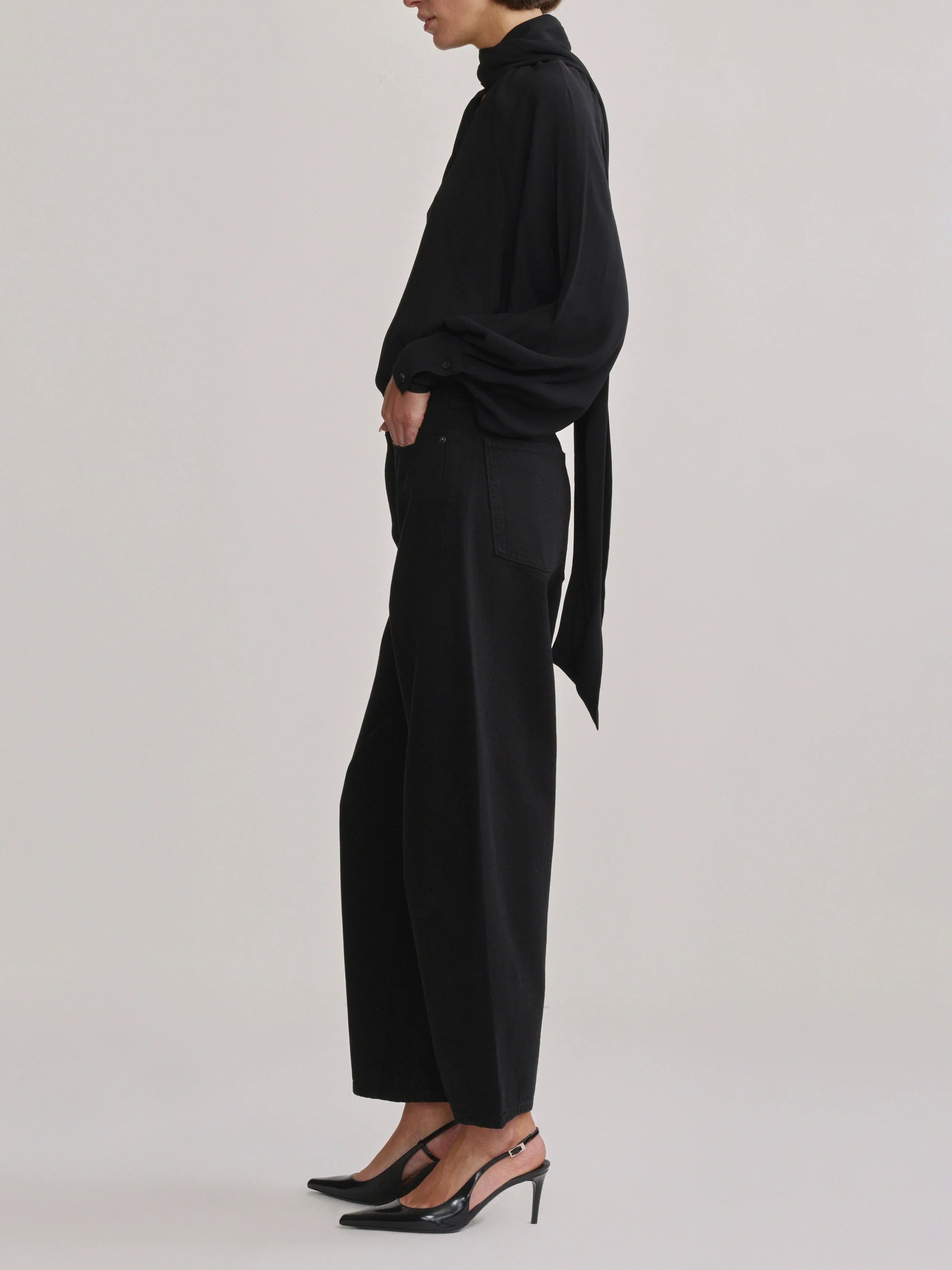 LEO BOUTIQUE Miro Barrel Leg 28" Jean | Black DL 1961 