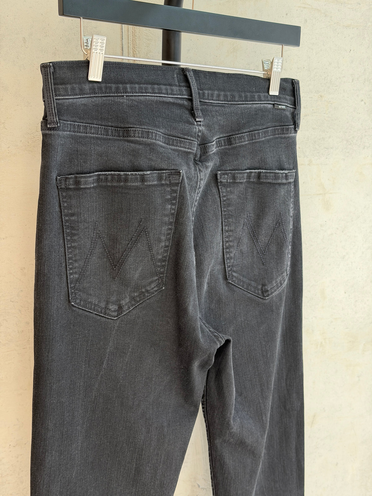 LEO RELOVED 31 Black MOTHER