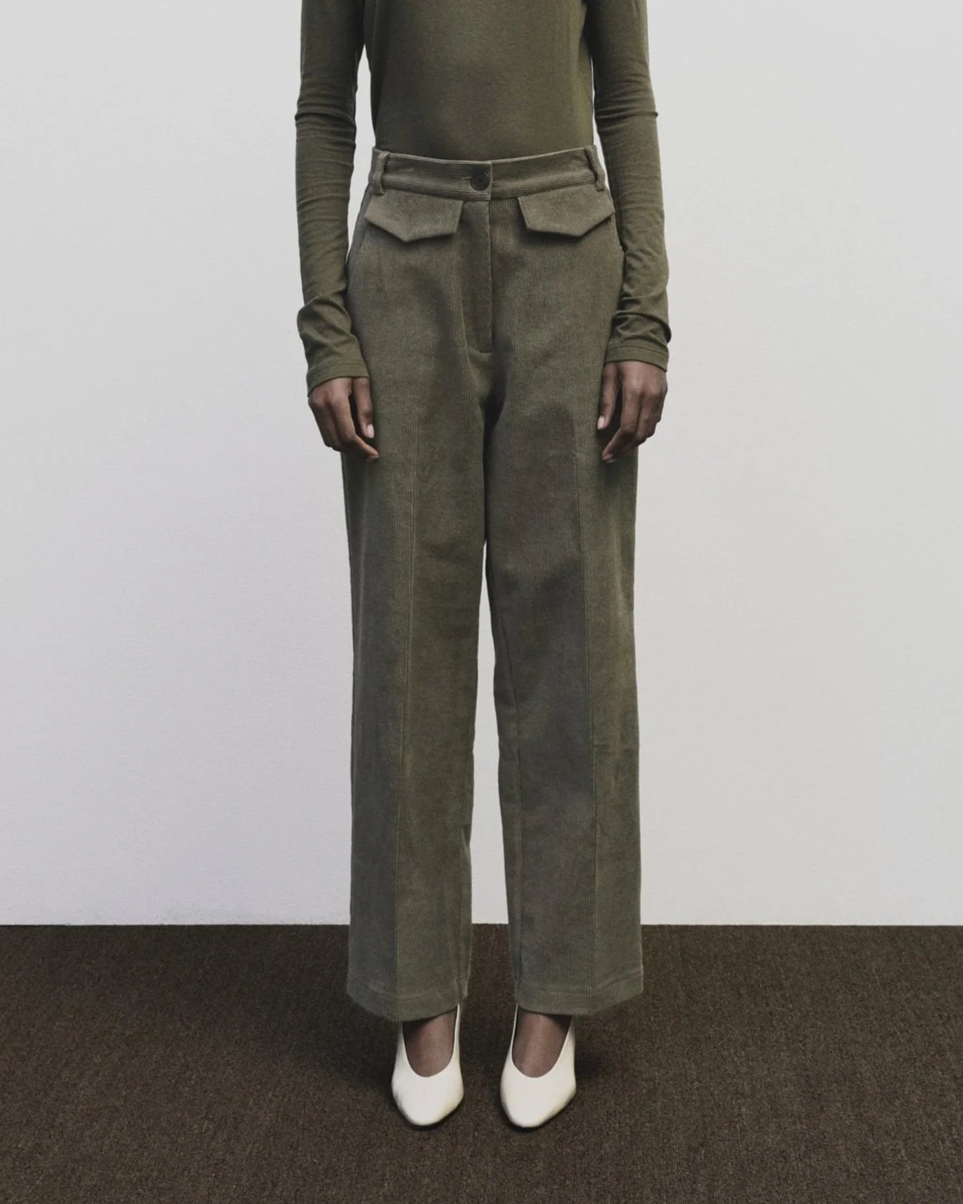 LEO BOUTIQUE Stretch Corduroy Pants | Light Olive MIJEONG PARK 