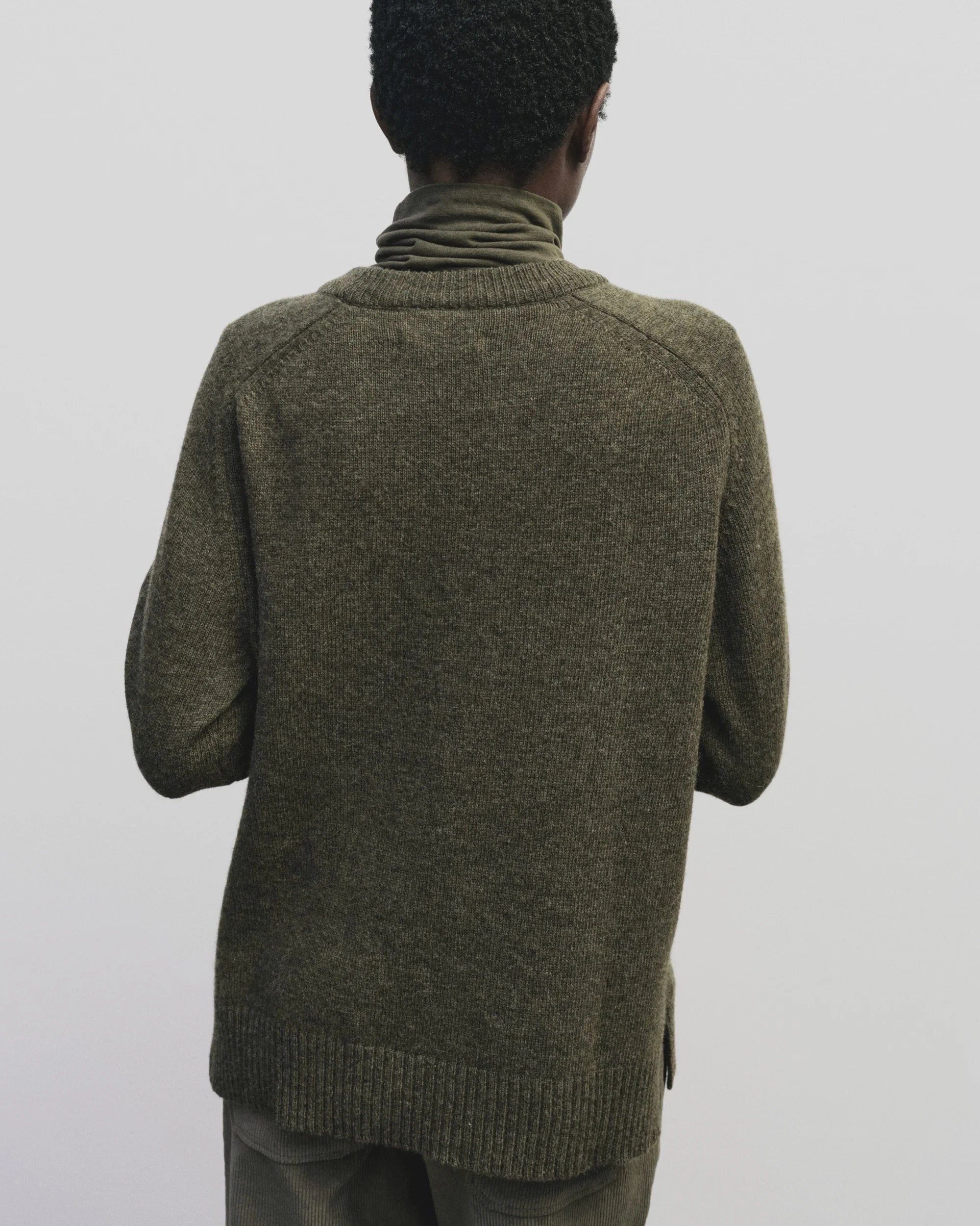 LEO BOUTIQUE Cashmere Blend Crew Neck Knit | Olive MIJEONG PARK 