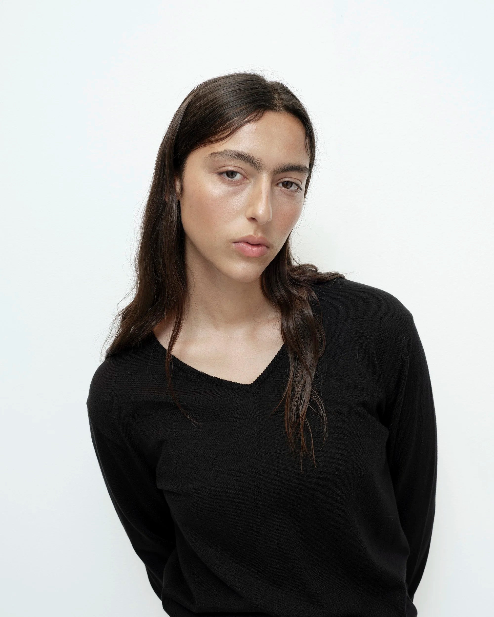 LEO BOUTIQUE Cotton Blend V-Neck Knit Top | Black MIJEONG PARK 