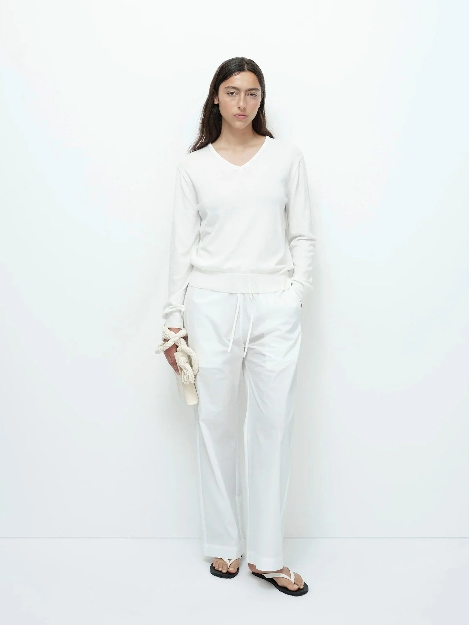 LEO BOUTIQUE Cotton Blend V-Neck Knit Top | White MIJEONG PARK 