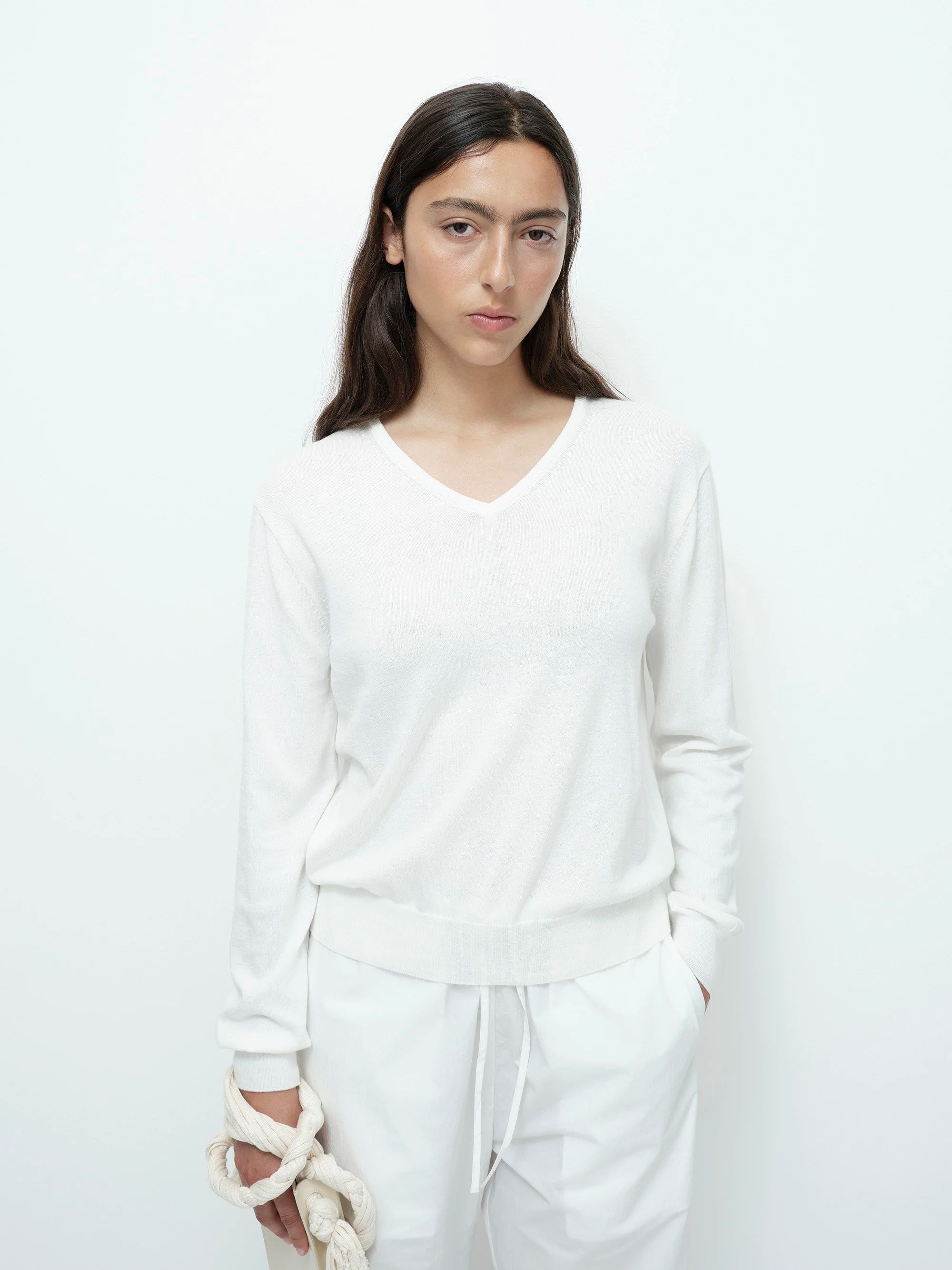 LEO BOUTIQUE Cotton Blend V-Neck Knit Top | White MIJEONG PARK 