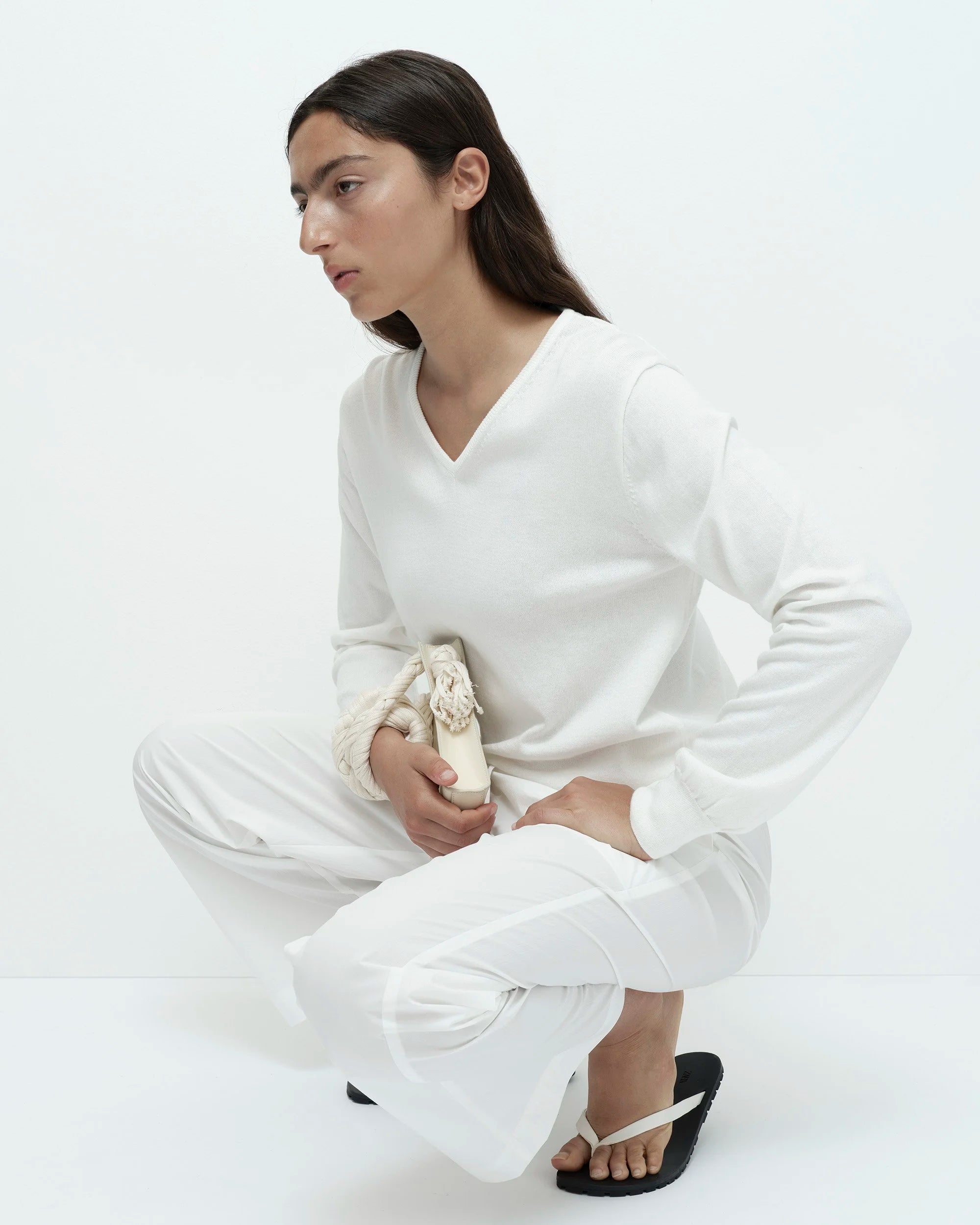 LEO BOUTIQUE Cotton Blend V-Neck Knit Top | White MIJEONG PARK 