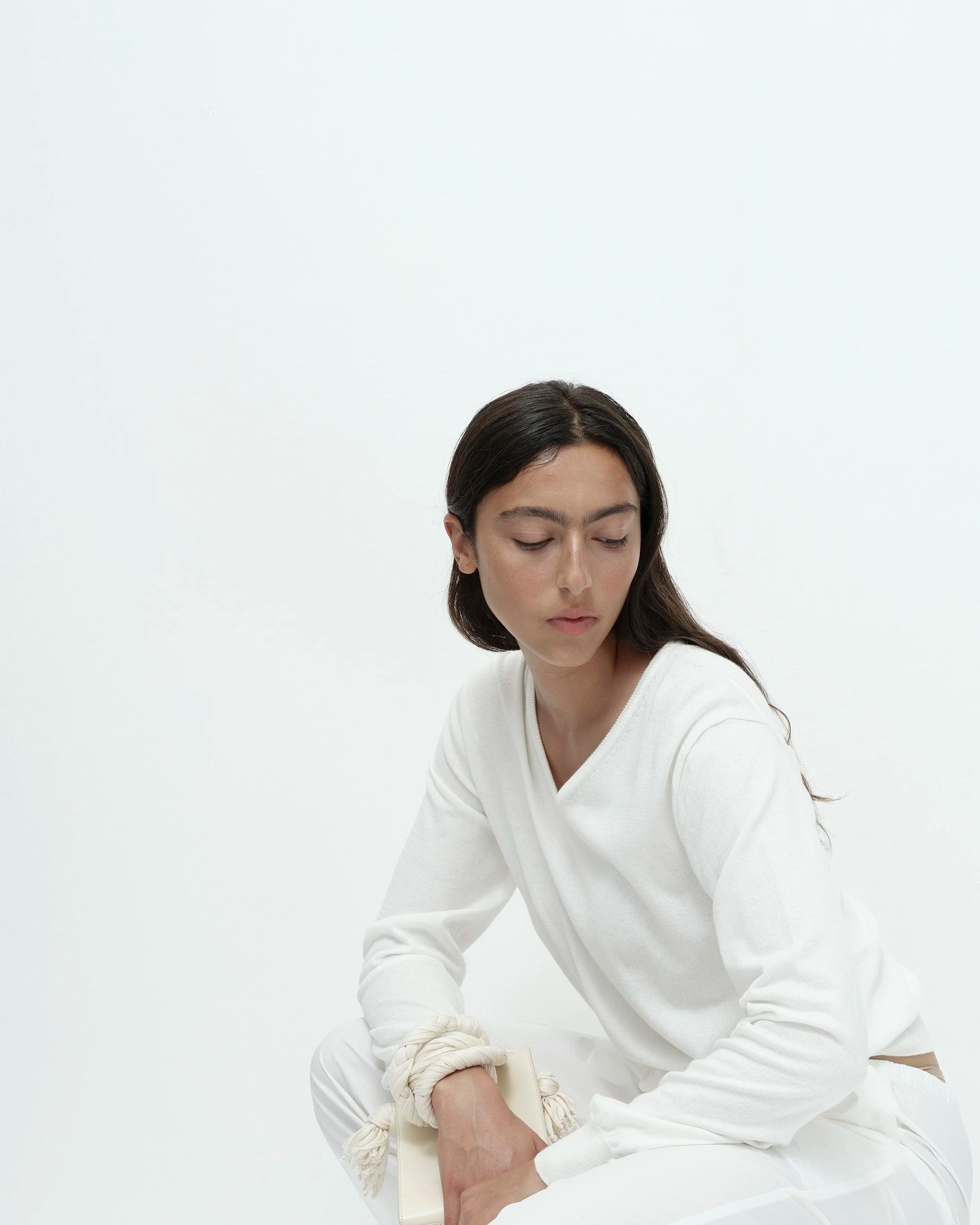 LEO BOUTIQUE Cotton Blend V-Neck Knit Top | White MIJEONG PARK 