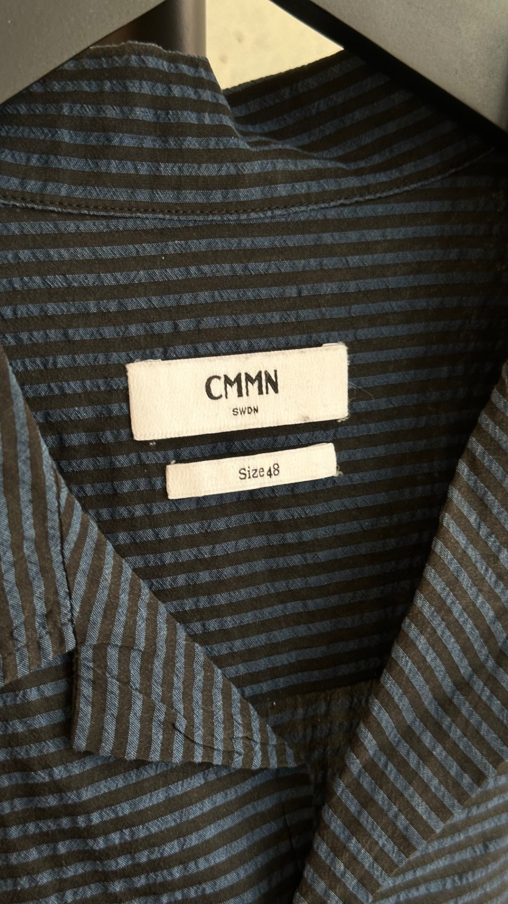 LEO RELOVED CMMN SWDN 48 Blue and Black Striped Polo
