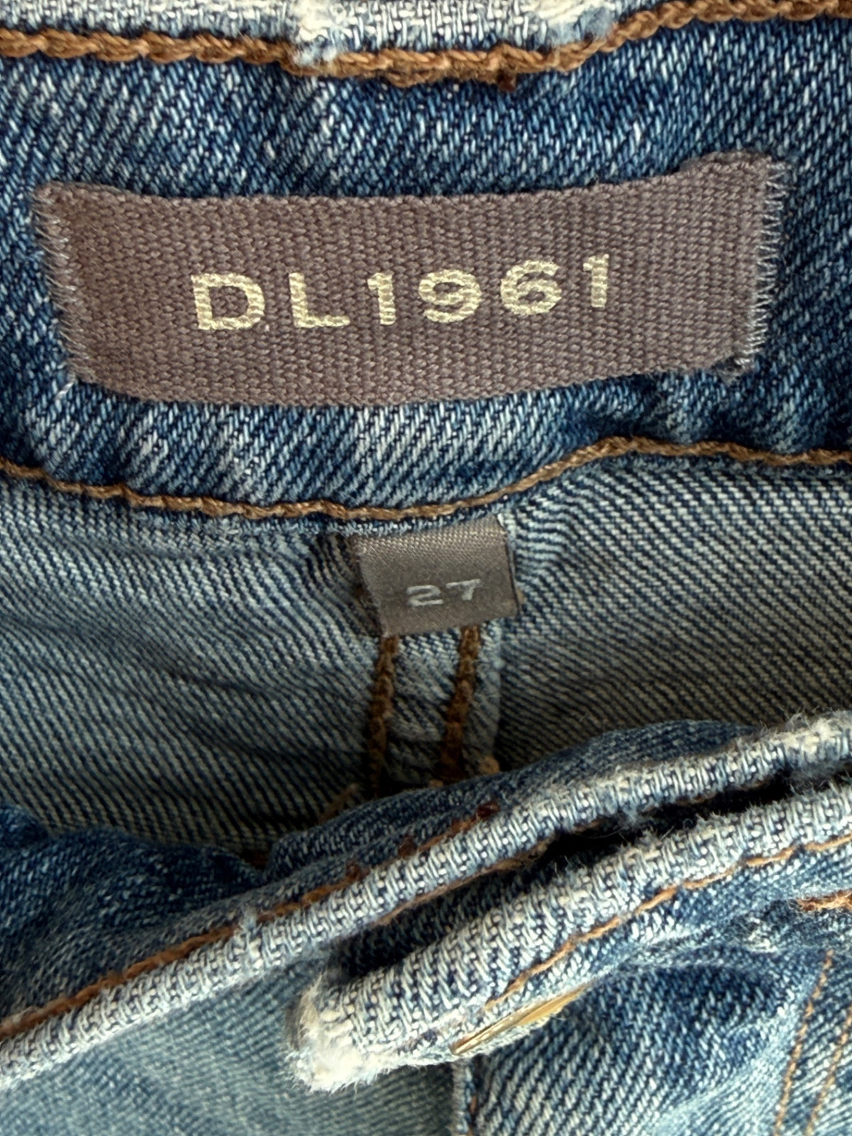 LEO RELOVED DL 1961 27 Light blue