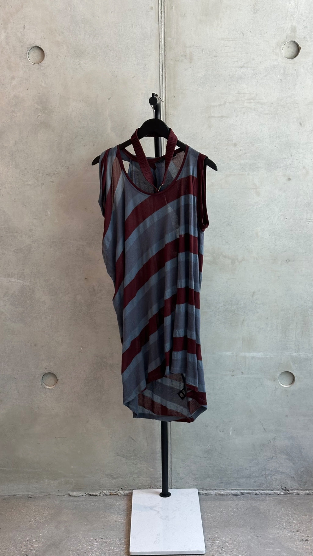 LEO RELOVED L.A.M.B XS Red and Gray