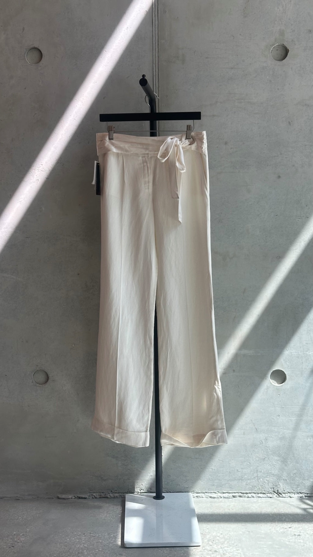 LEO RELOVED 40 NAFN Cream Silk Pant