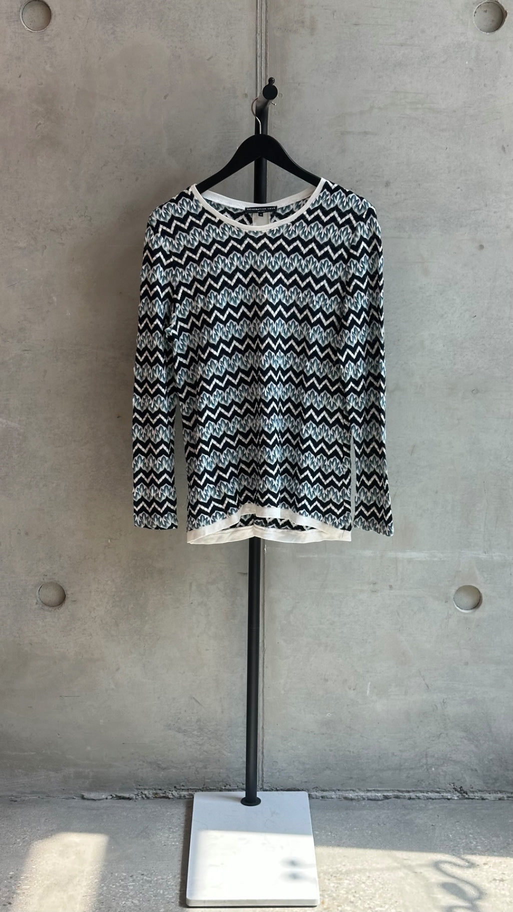 LEO RELOVED M Black, white, light blue Knit L/S Generation Love