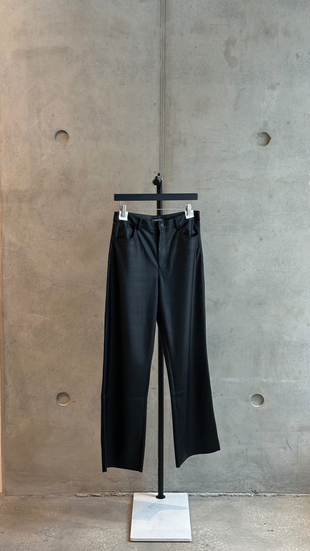 LEO RELOVED 26 Black Lamarque