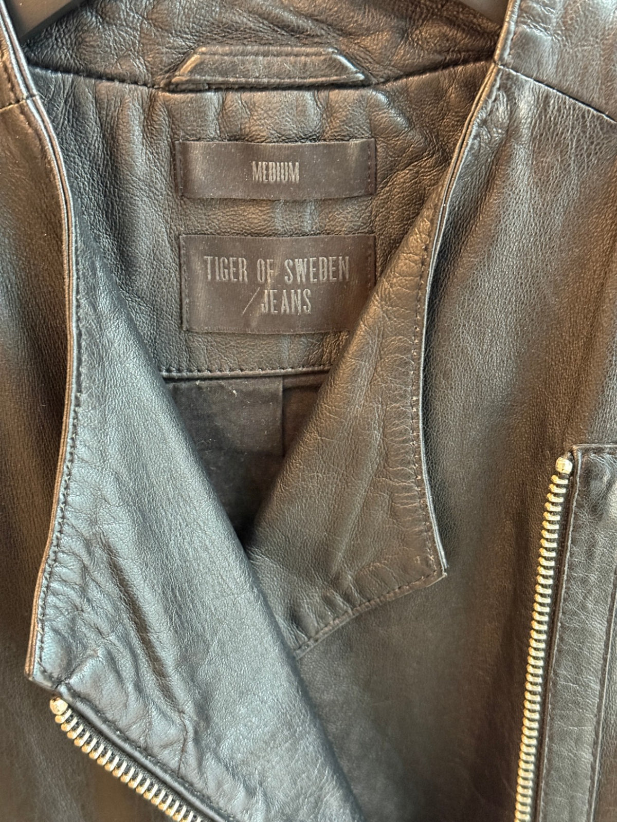 LEO RELOVED MEDIUM Black TIGER OF SWEDEN JEANS