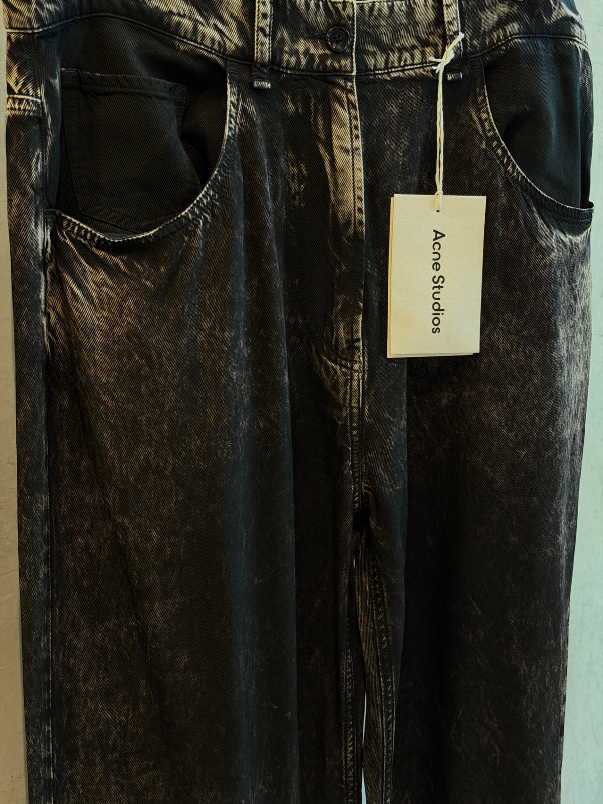 LEO RELOVED 40 Black/Beige Acne Studios