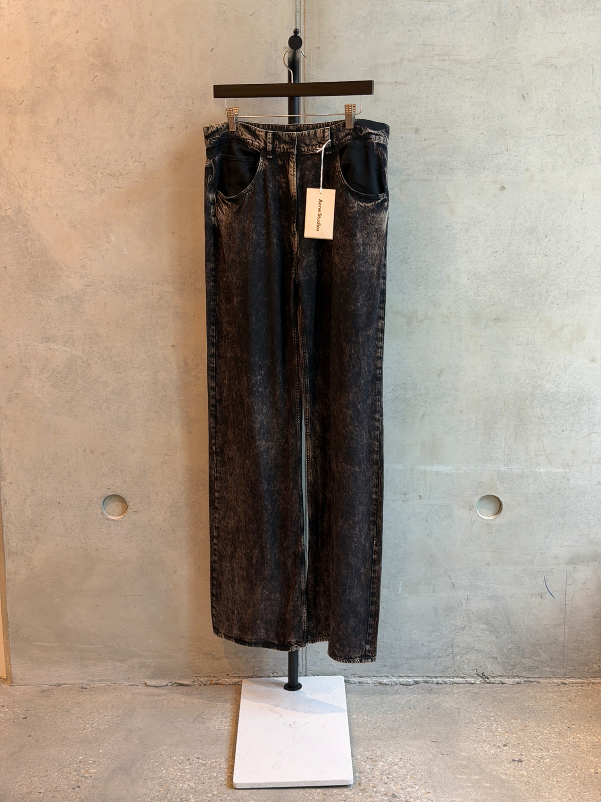 LEO RELOVED 40 Black/Beige Acne Studios
