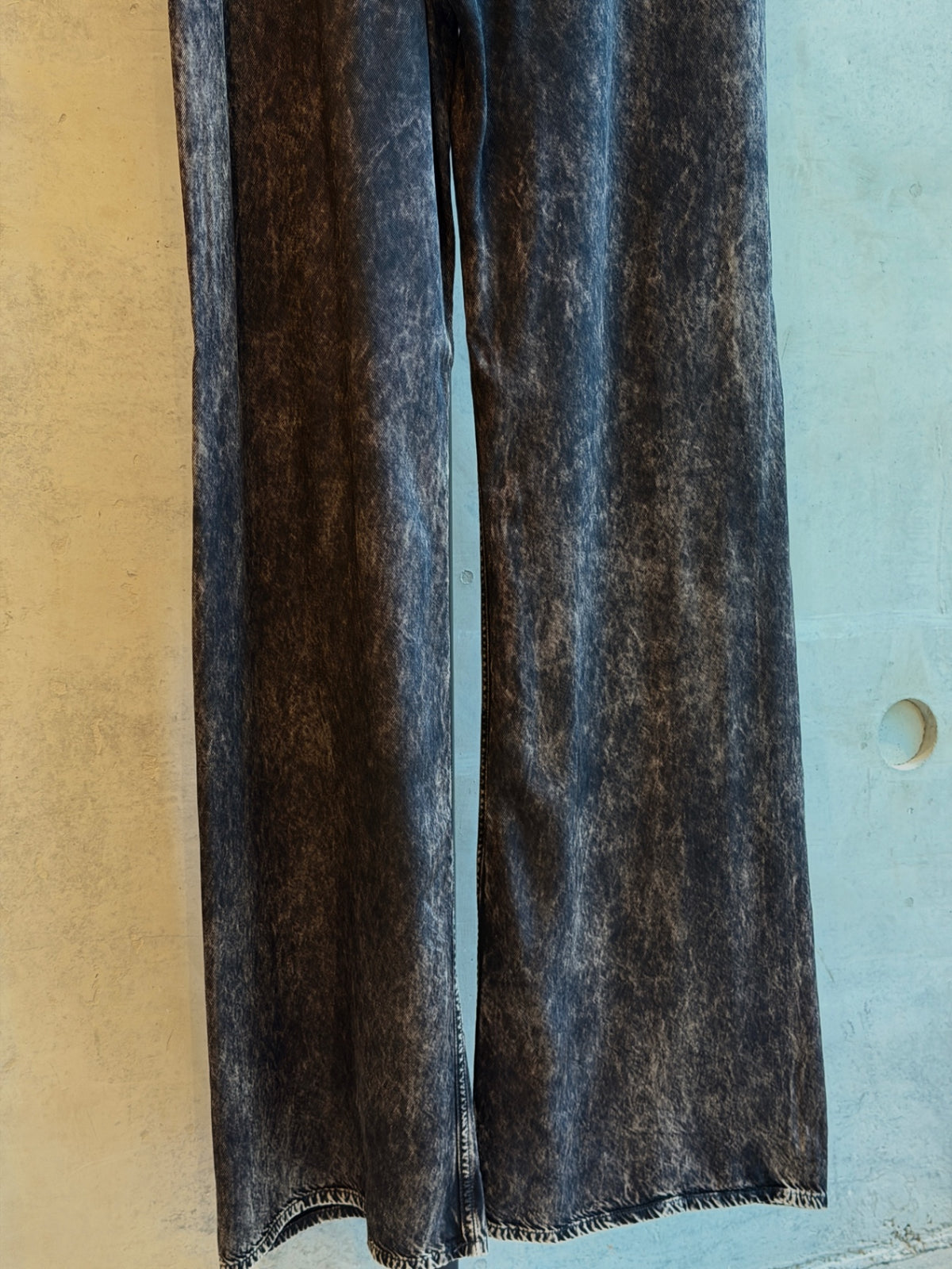 LEO RELOVED 40 Black/Beige Acne Studios