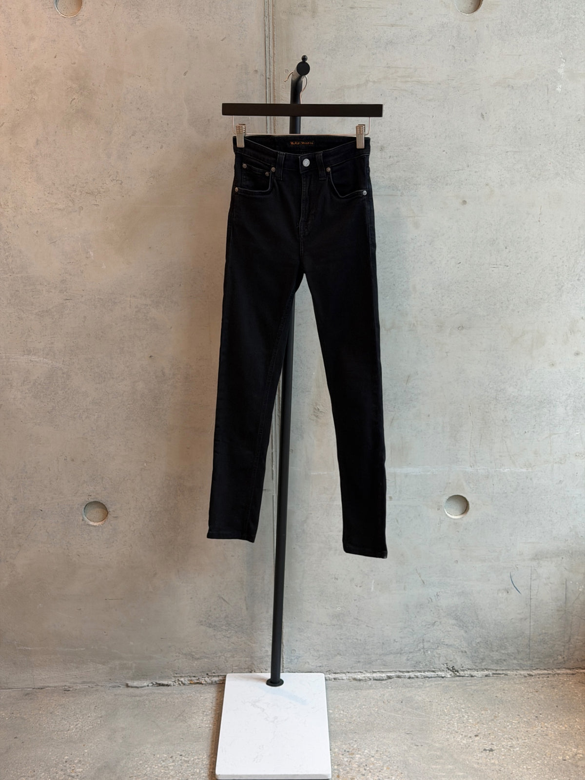 LEO RELOVED 27 Black Nudie Jeans
