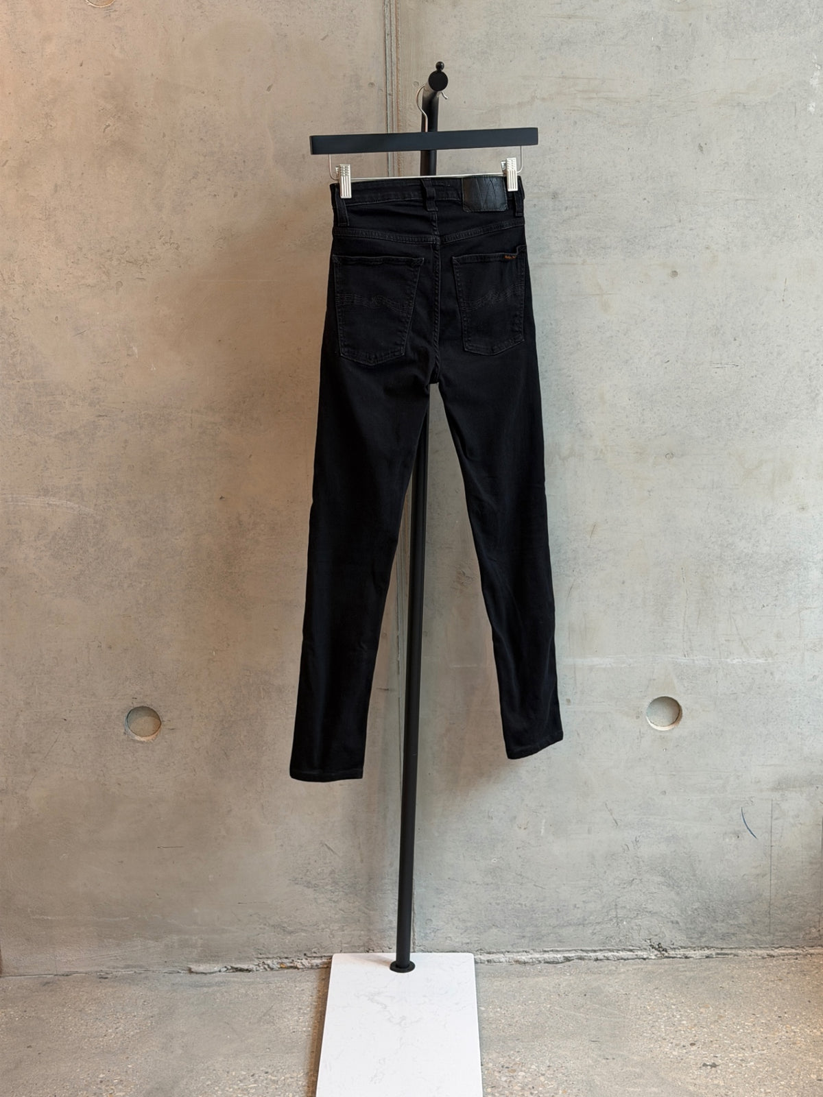 LEO RELOVED 27 Black Nudie Jeans