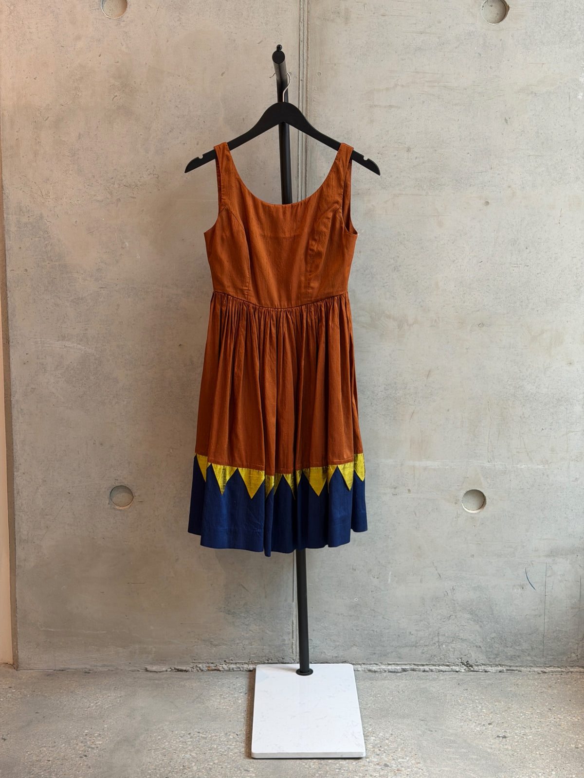 LEO RELOVED 8 Orange, Blue, Yellow Gorman