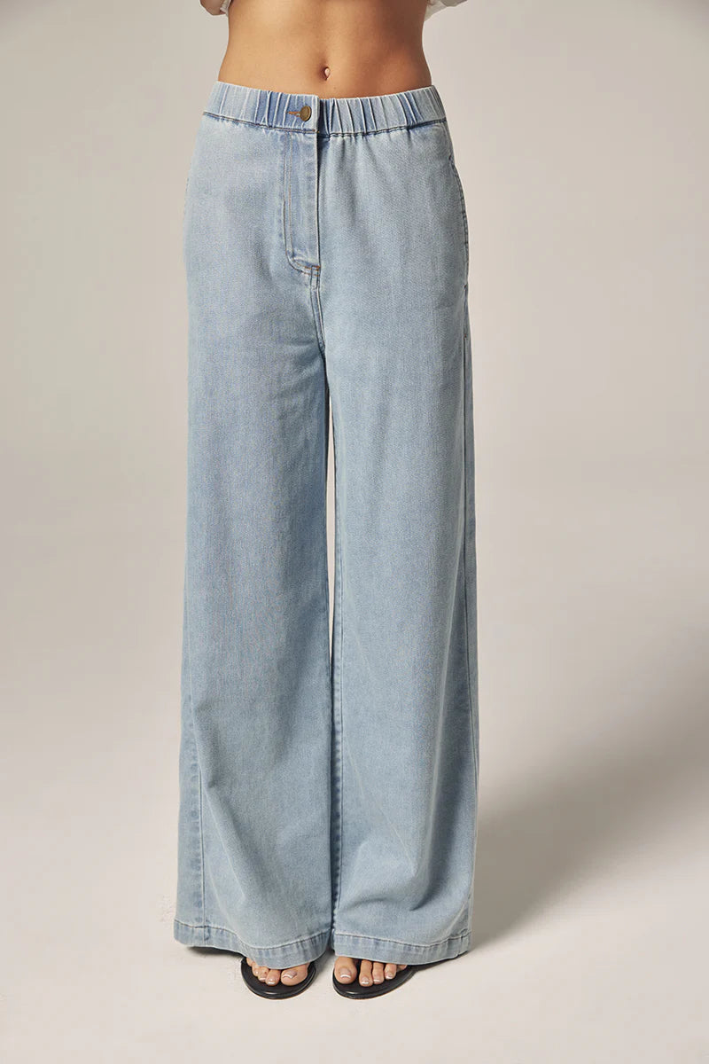 LEO BOUTIQUE Wide Leg Elastic Pants | Light Denim AMENTE