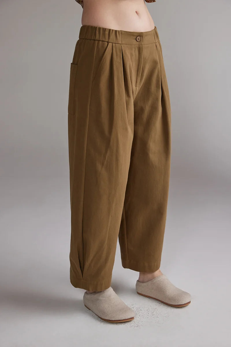 LEO BOUTIQUE Pleated Volume Pants | Curry AMENTE