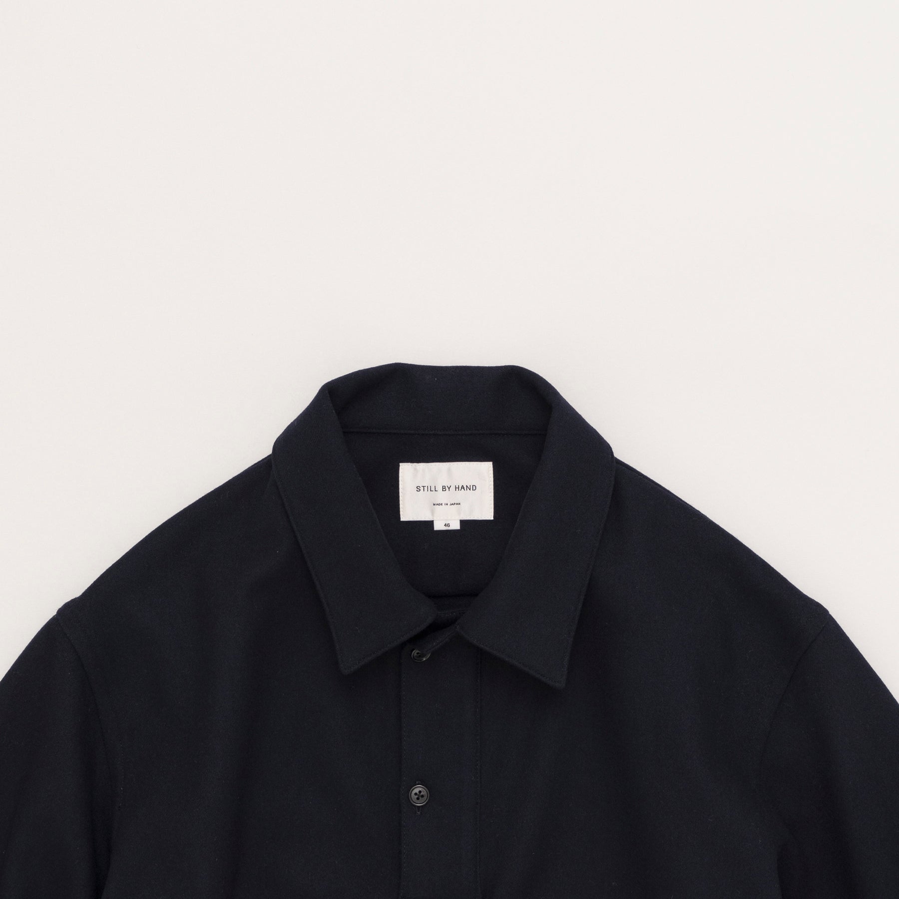  STILL BY HAND W/N Pullover Shirt | NAVY LEO BOUTIQUE