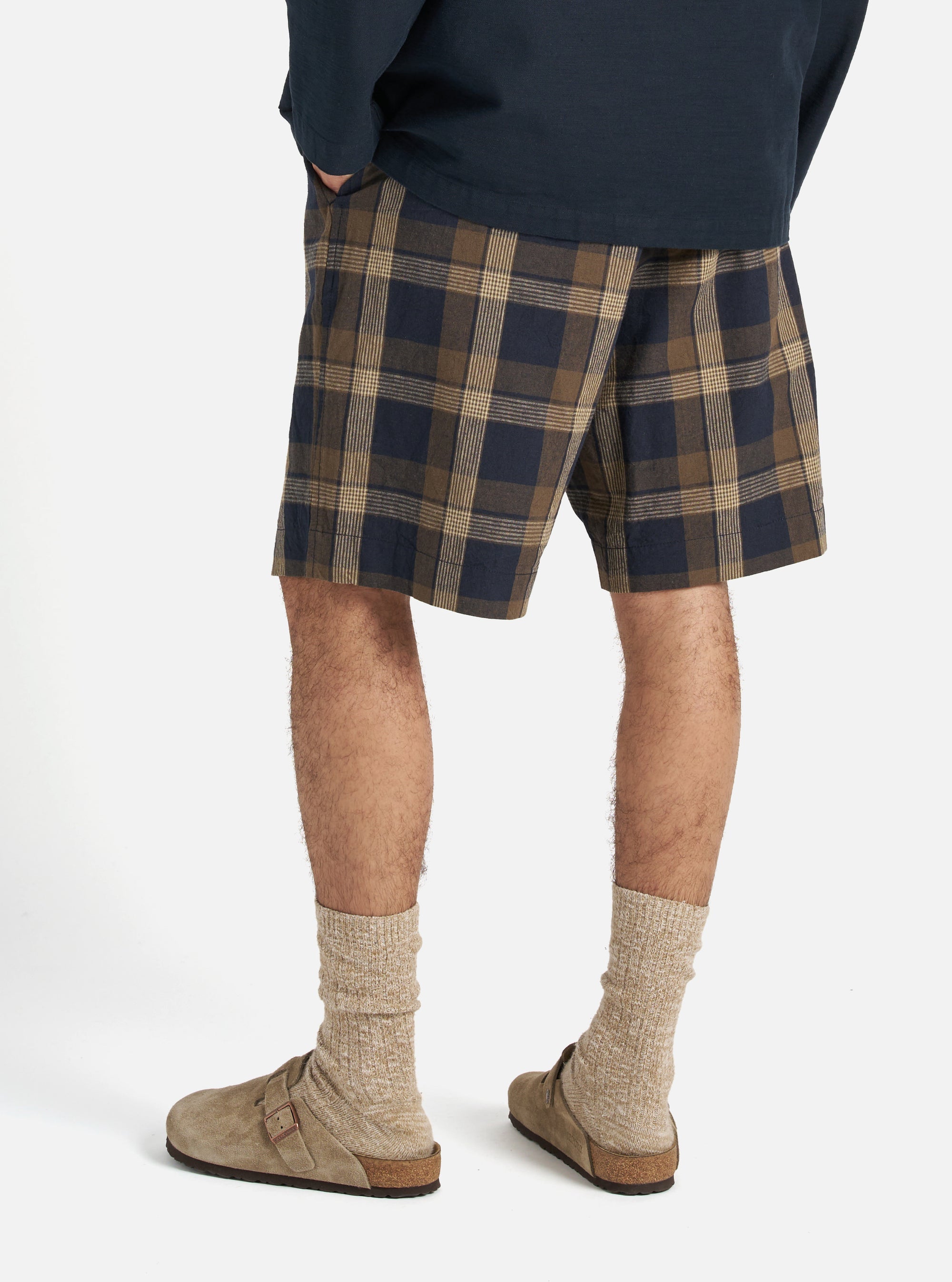 UNIVERSAL WORKS Pleated track Short | Navy/Brown LEO BOUTIQUE