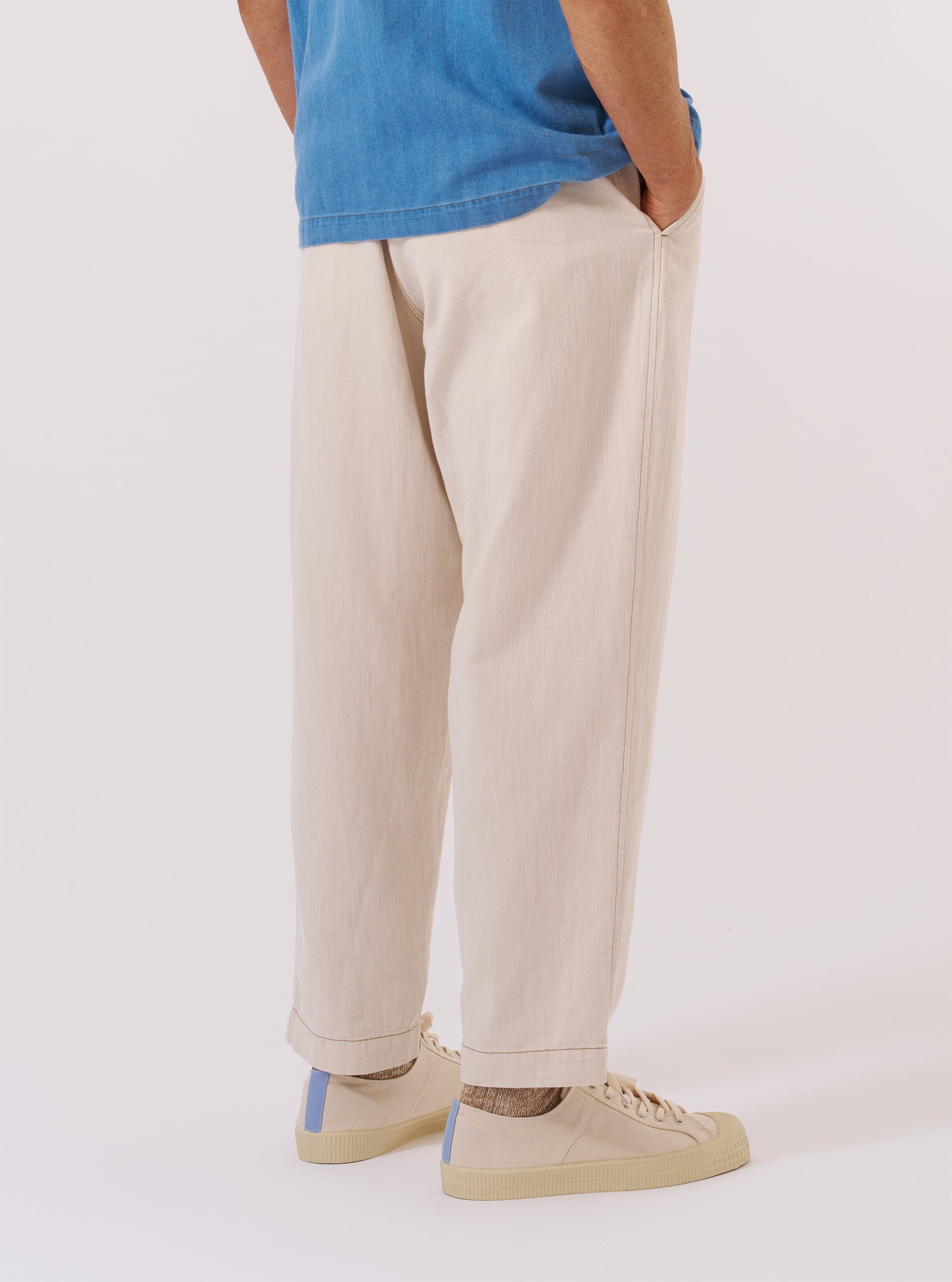 UNIVERSAL WORKS Pleated Track Pant | Ecru LEO BOUTIQUE