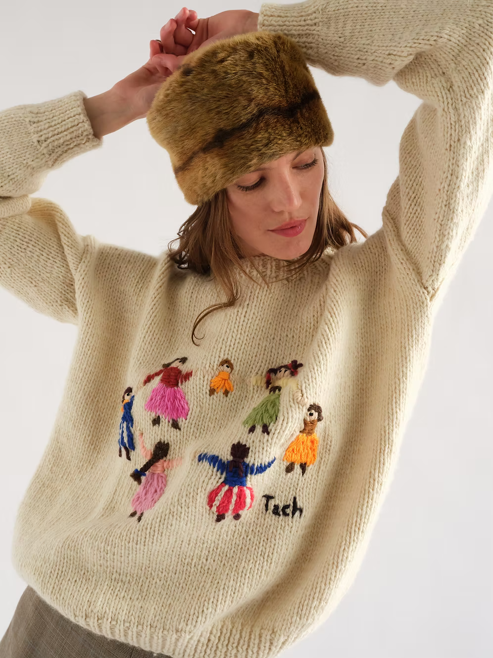 LEO BOUTIQUE Alegria Knit Hand Embroidered Sweater | Cream TACH