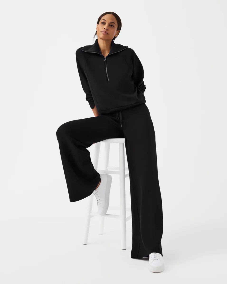 Air Essentials Wide Leg Pant | Black