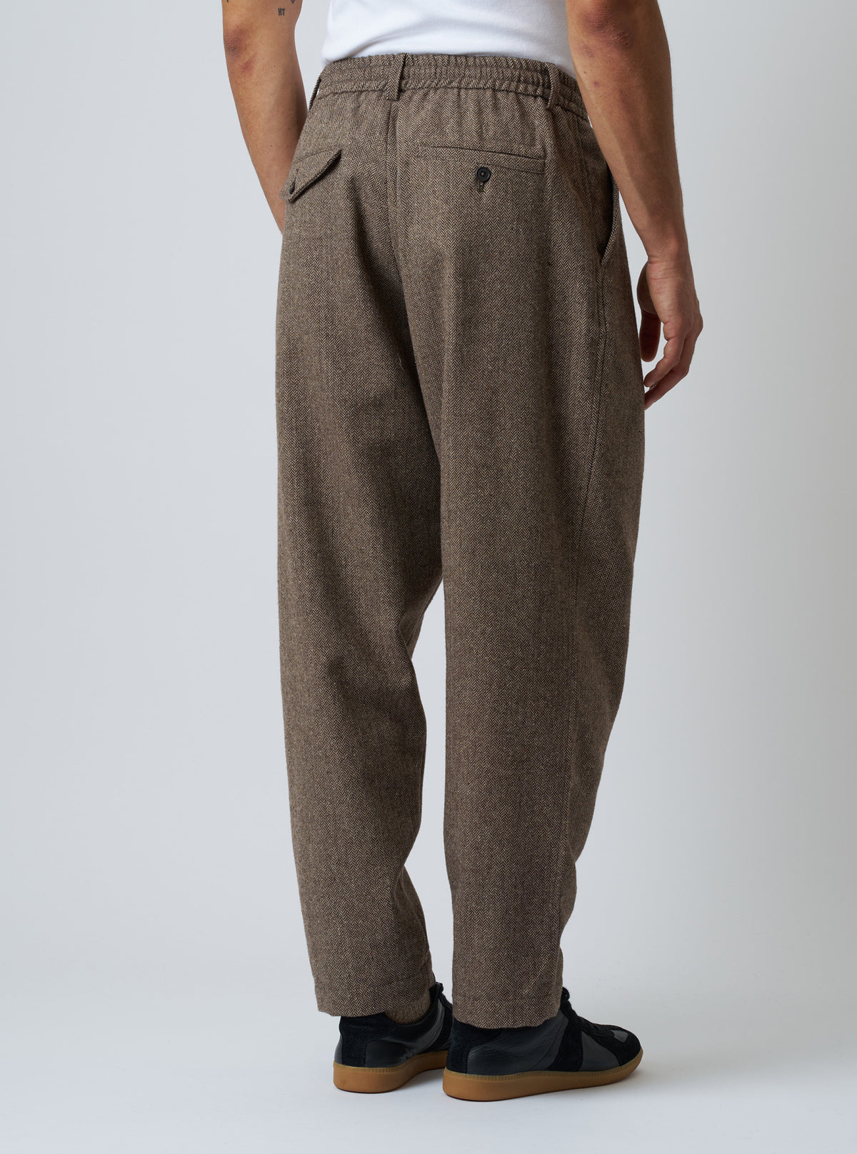 UNIVERSAL WORKS Pleated Track Pant | Wool Herringbone | Brown LEO BOUTIQUE