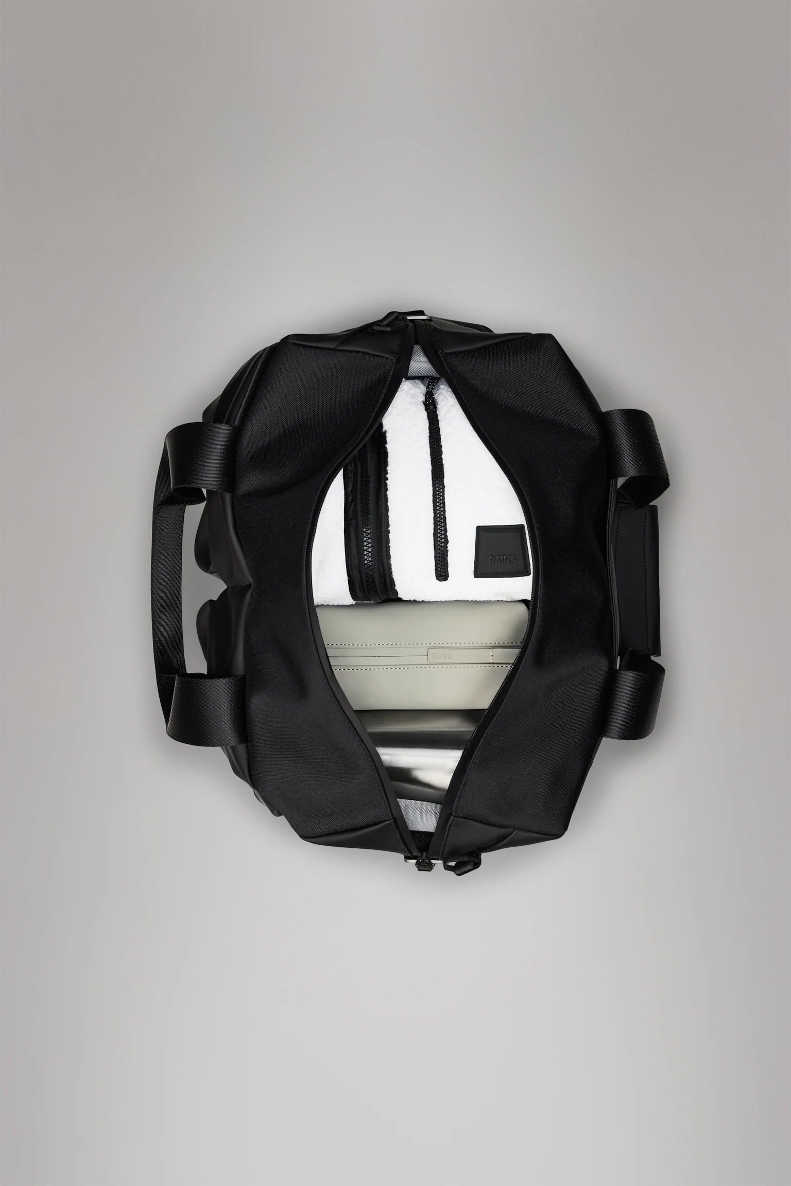 RAINS Otaru Weekend Bag | Black LEO BOUTIQUE