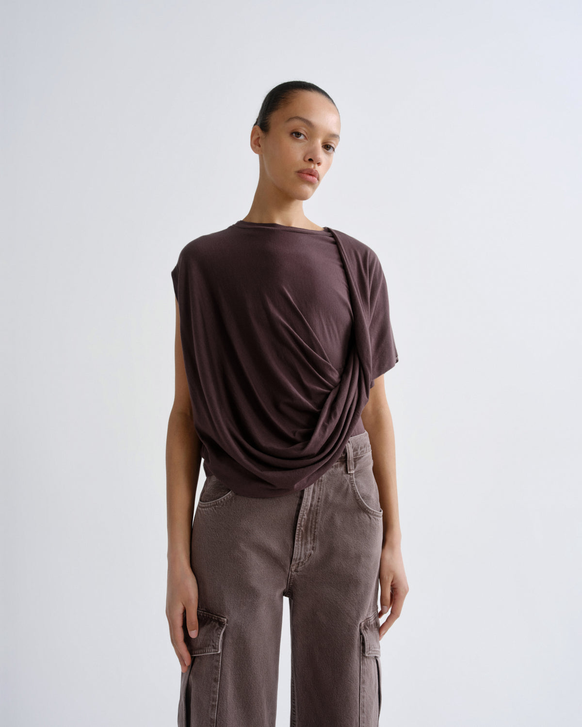 LEO BOUTIQUE Milena Twist Tee | Raisin AGOLDE
