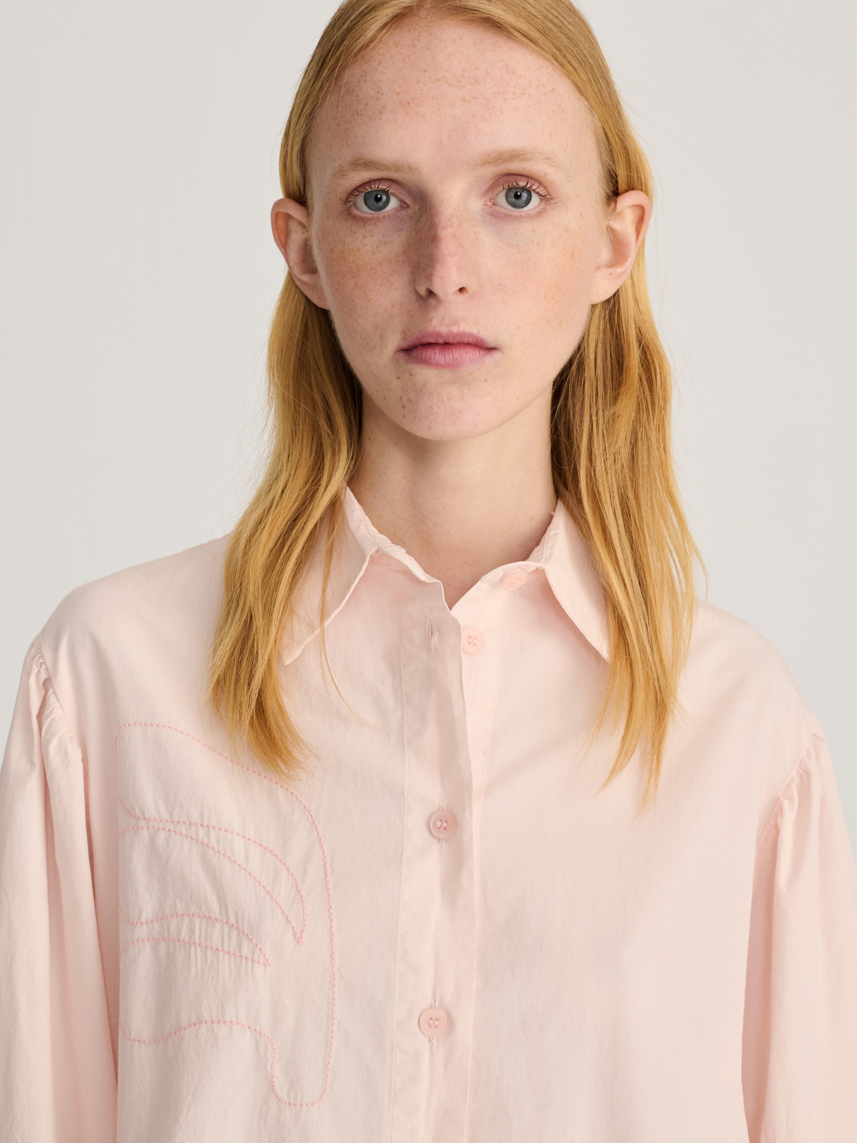 LEO BOUTIQUE Plant Seal Embroidery Poplin Shirt | Light Pink BOBO CHOSES
