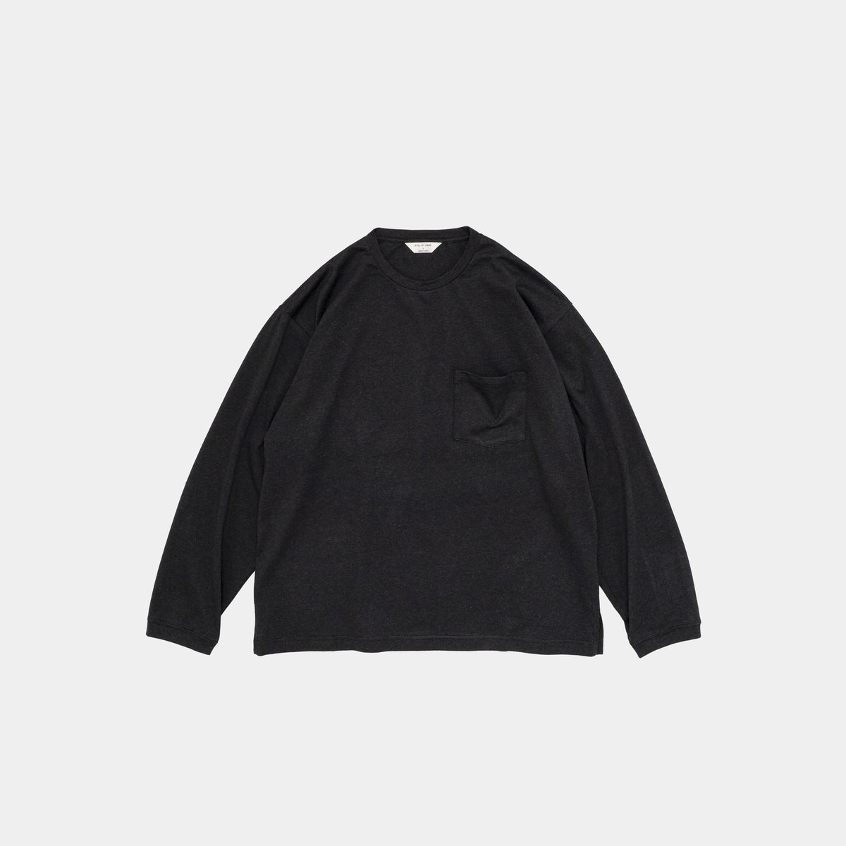 STILL BY HAND Loose Pocket L/S | Charcoal LEO BOUTIQUE