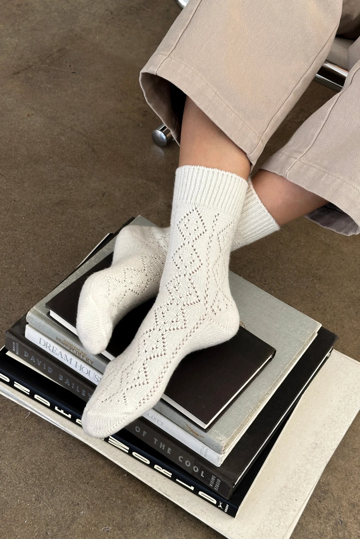 LEO BOUTIQUE Cashmere Pointelle Socks | Cream LE BON SHOPPE