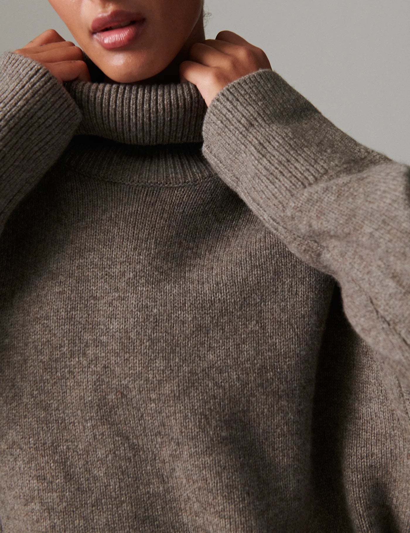 LEO BOUTIQUE Clarke Soft Knit Mock Turtleneck | Chocolate Chip Melange DAY Birger et Mikkelsen