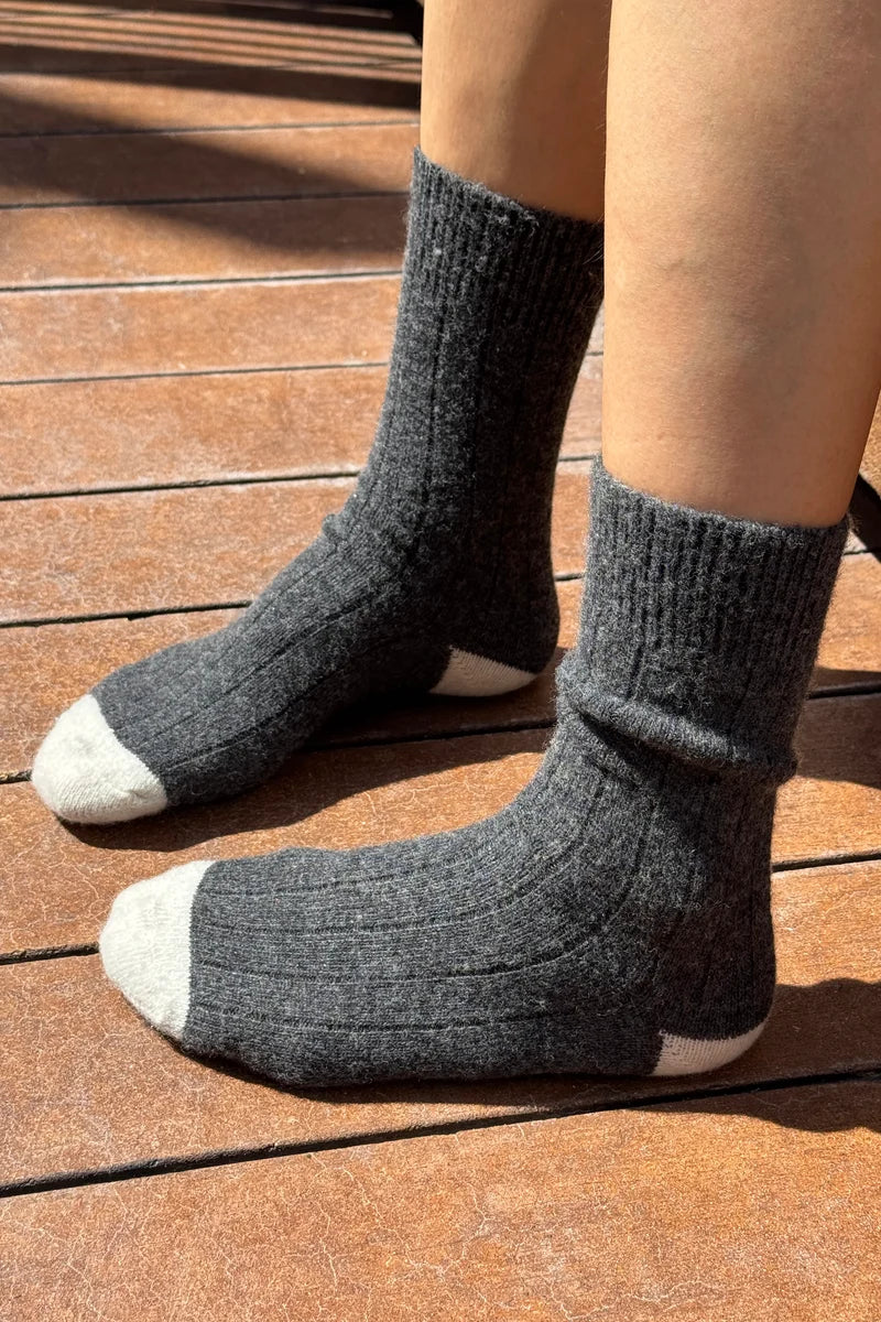 LE BON SHOPPE Classic Cashmere Socks | Charcoal melange LEO BOUTIQUE
