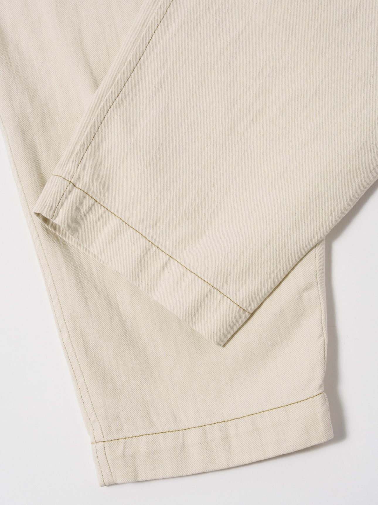UNIVERSAL WORKS Pleated Track Pant | Ecru LEO BOUTIQUE