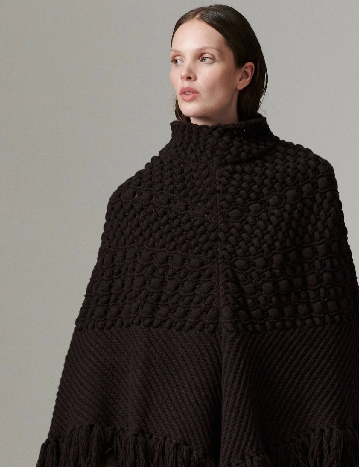 LEO BOUTIQUE Poncho Cable Knit Turtleneck | Ganache DAY BIRGER et MIKKELSEN