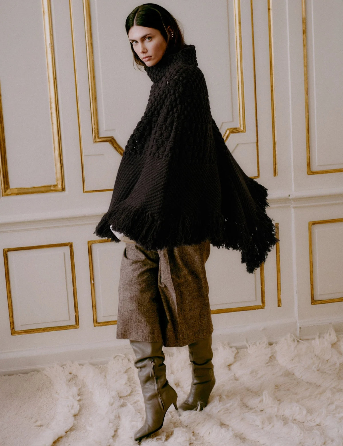 LEO BOUTIQUE Poncho Cable Knit Turtleneck | Ganache DAY BIRGER et MIKKELSEN