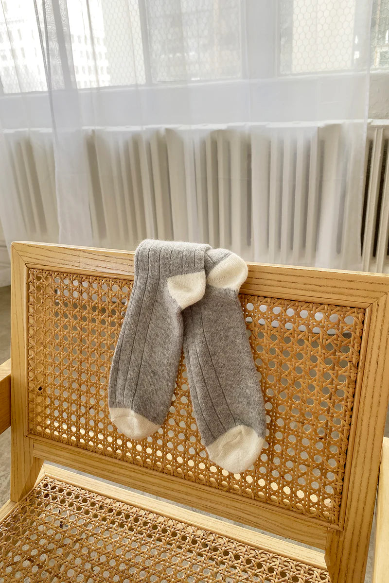 LEO BOUTIQUE Extended Cashmere Classic Socks | Grey Melange LE BON SHOP