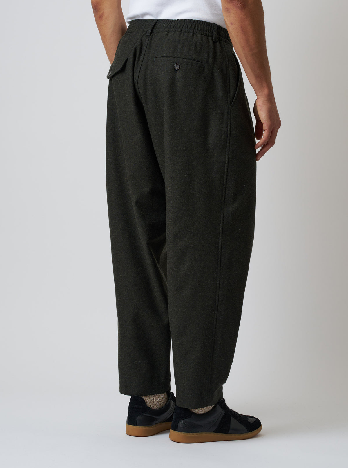 UNIVERSAL WORKS Pleated Track Pant | Recycled It Tweed | Olive LEO BOUTIQUE 