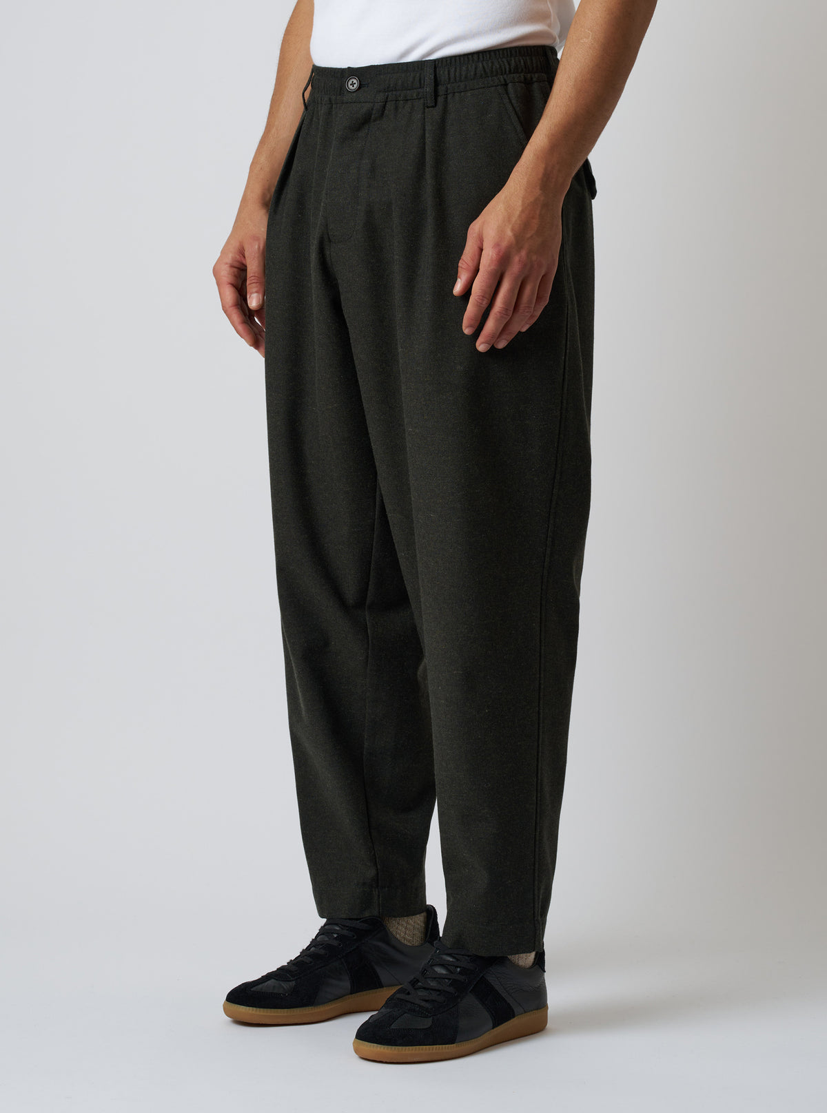 UNIVERSAL WORKS Pleated Track Pant | Recycled It Tweed | Olive LEO BOUTIQUE 