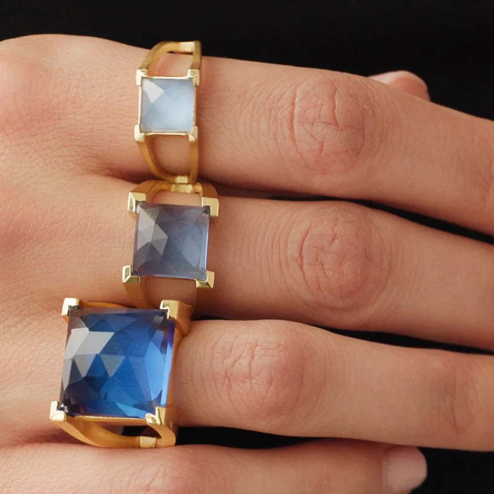 LEO BOUTIQUE Petit Plaza Ring | Iridescent Labradorite FR120-G-LBD DEAN DAVIDSON