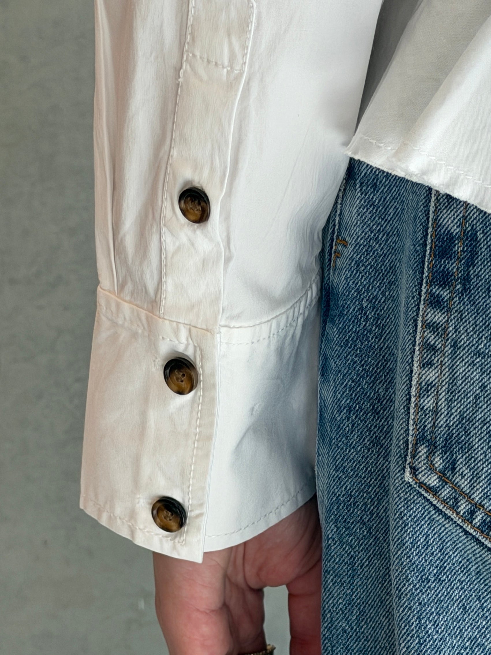 LEO BOUTIQUE Stretch Cotton Shirt w/ Frills | Snow White GANNI
