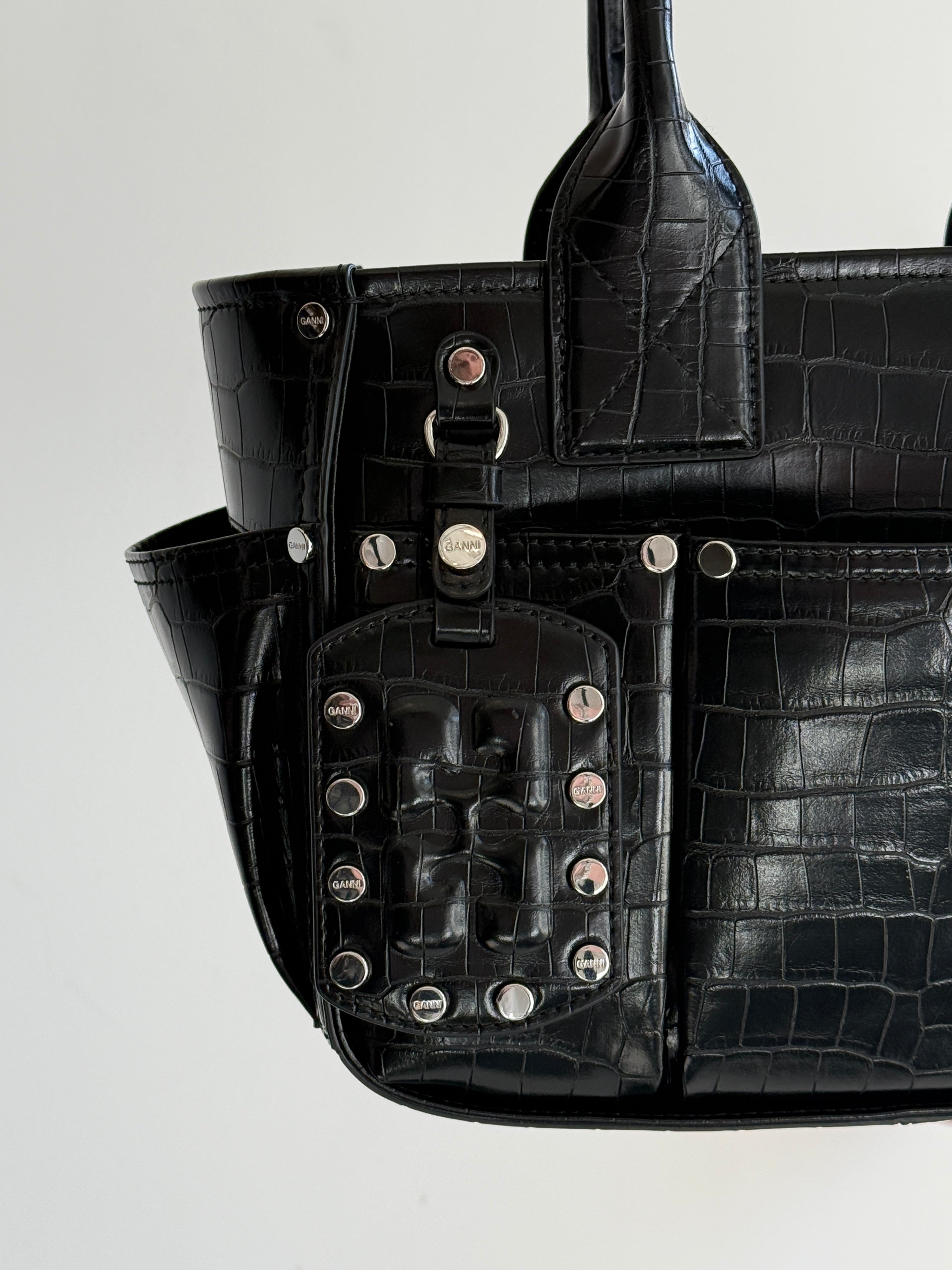 LEO BOUTIQUE Posy Small Croco Bag | Black GANNI