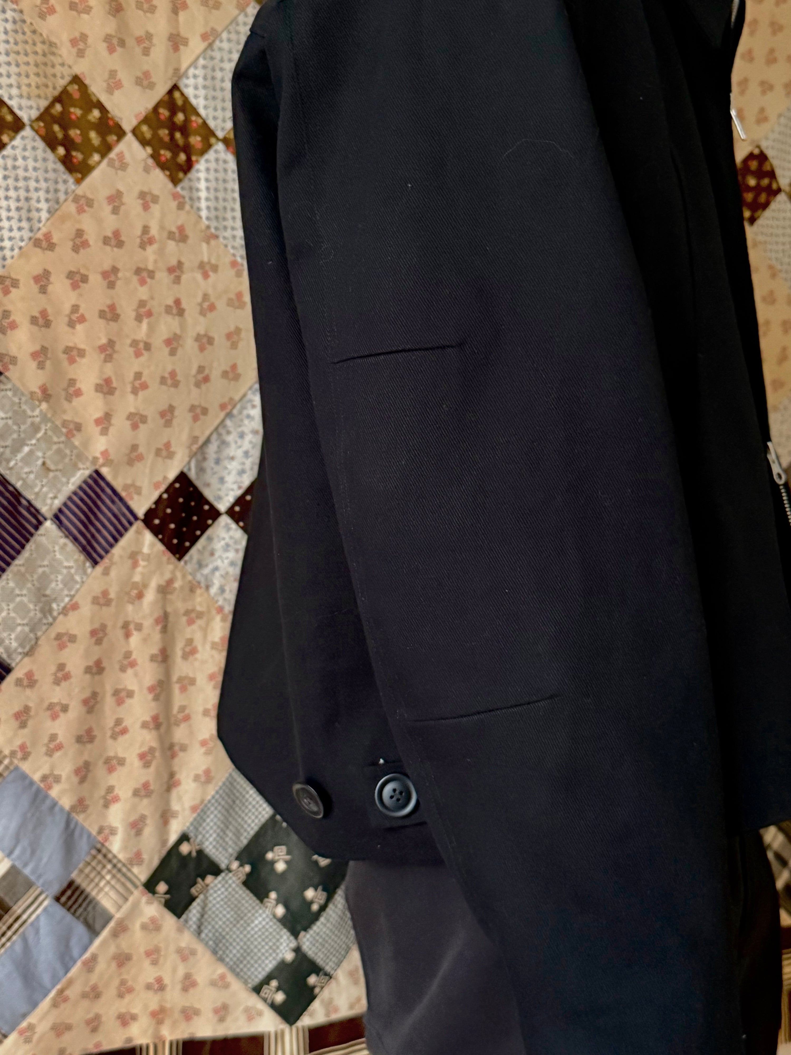 SIMPOR Hutan Jacket | Black LEO BOUTIQUE